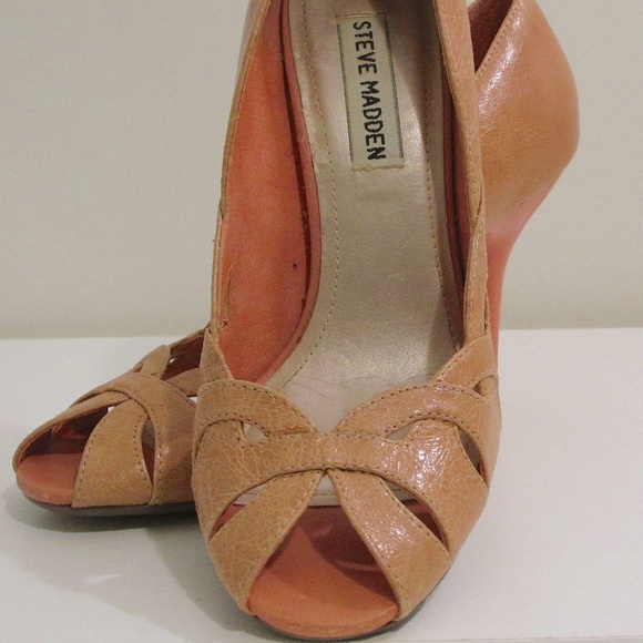 Vintage Peach Peep Toe Heels by Steve Madden - Picture 4 of 9